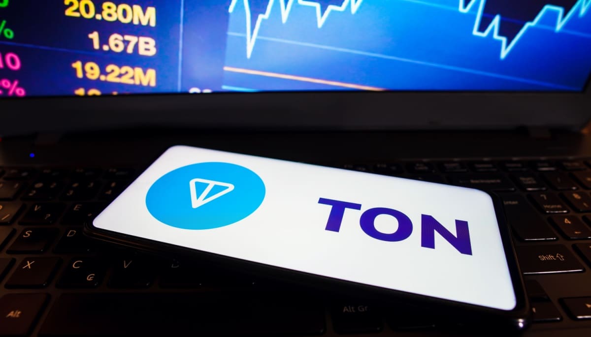 Toncoin passeert cardano Bitcoin sterk boven $71.000, toncoin overstijgt cardano na aankondiging