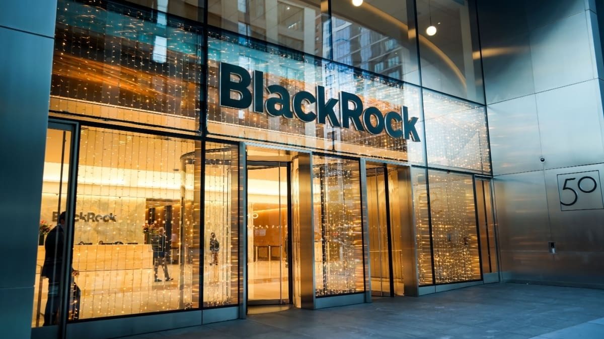 Bitcoin-ETFs mit längster Serie seit Oktober, XRP erholt sich
