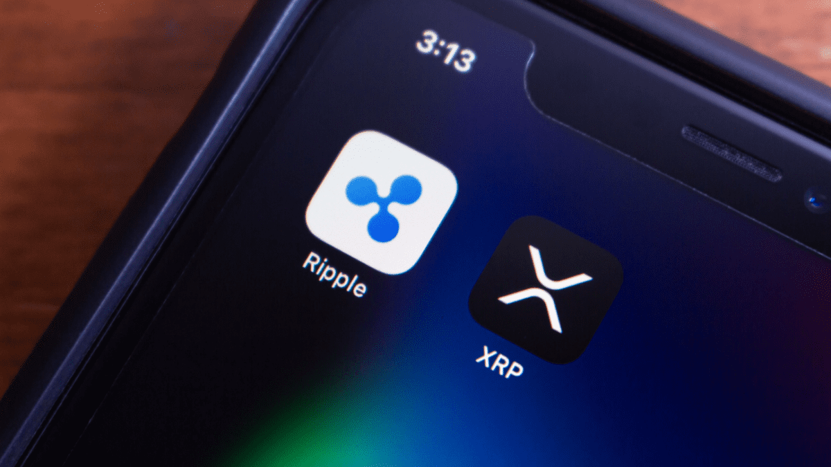 Telefoon met Ripple en XRP logo's Telefoon met Ripple en XRP logo's