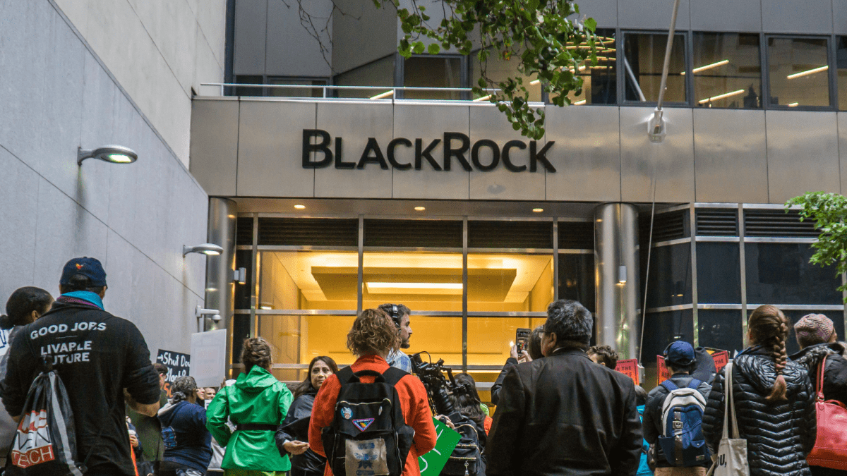 BlackRock stoppt neue Altcoin-Fonds – Fokus auf Bitcoin und Ethereum BlackRock stoppt neue Altcoin-Fonds – Fokus auf Bitcoin und Ethereum