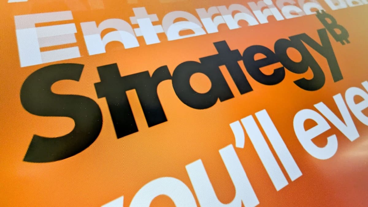 Strategy rachète du bitcoin et détient désormais 818 869 BTC Strategy rachète du bitcoin et détient désormais 818 869 BTC